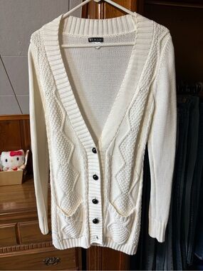 Woman’s Venus Cardigan